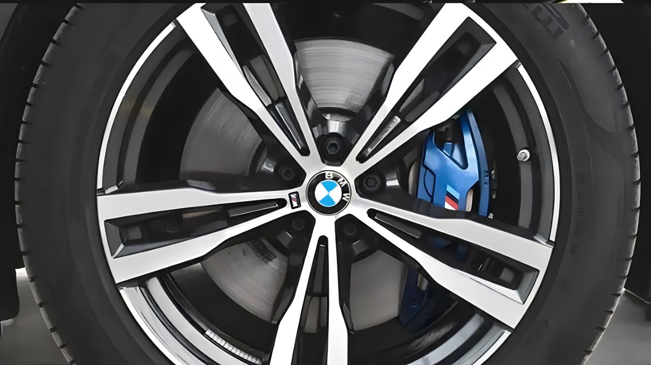 BMW X7 M60i - foto 39