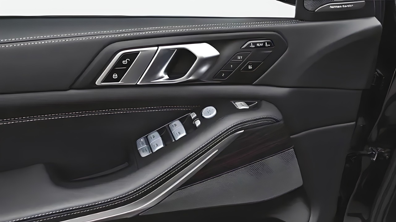 BMW X7 M60i - foto 31