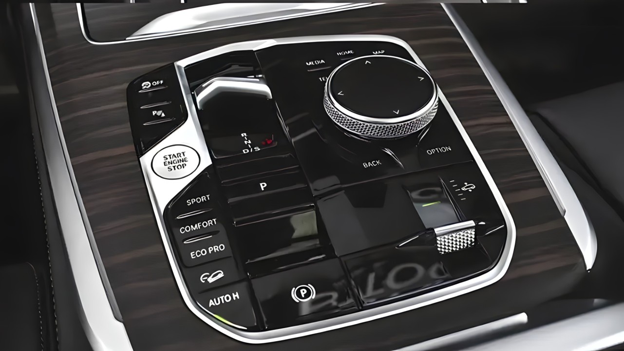 BMW X7 M60i - foto 13