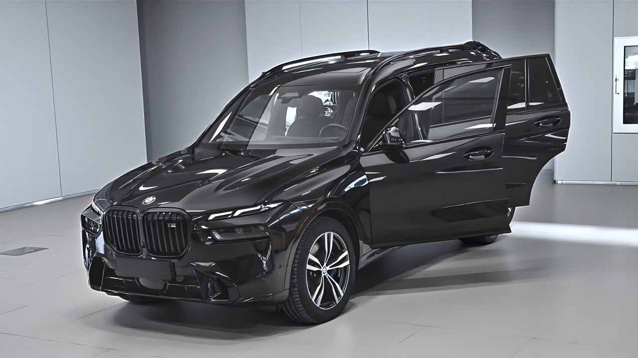 BMW X7 M60i - foto 7