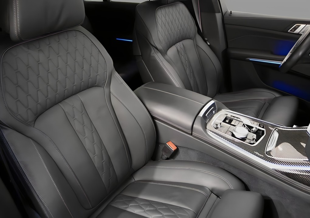 BMW X7 M60i - foto 11
