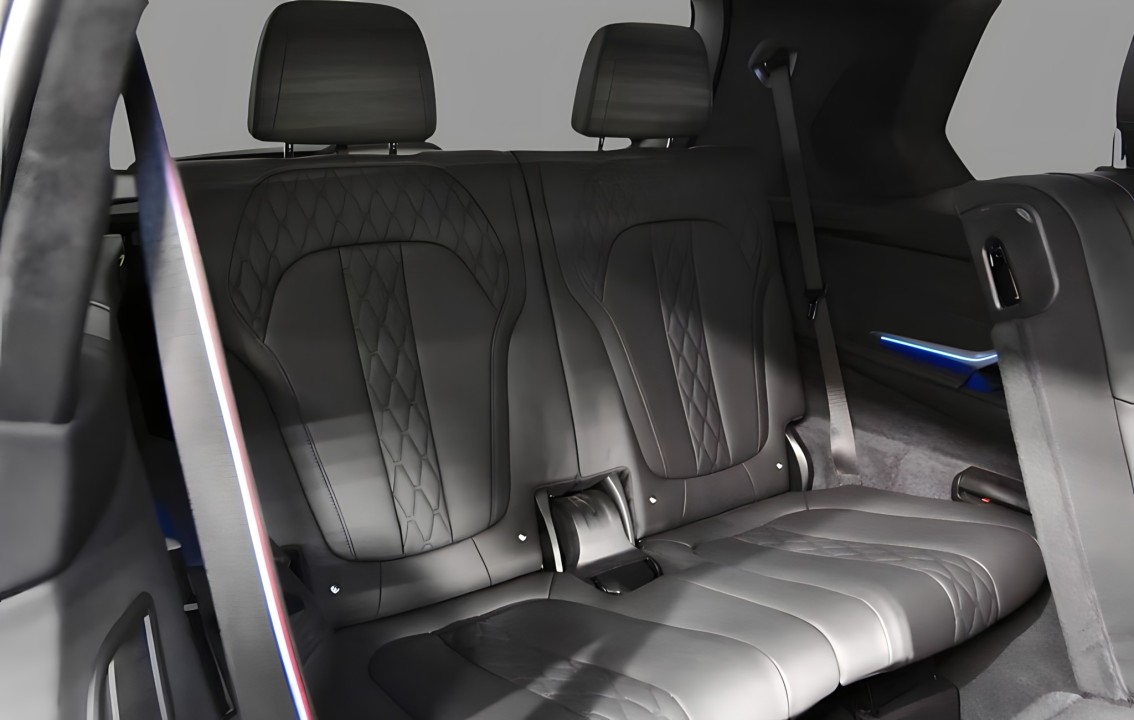 BMW X7 M60i - foto 10