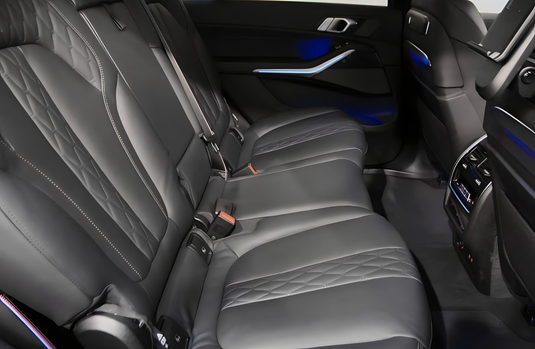 BMW X7 M60i - foto 12