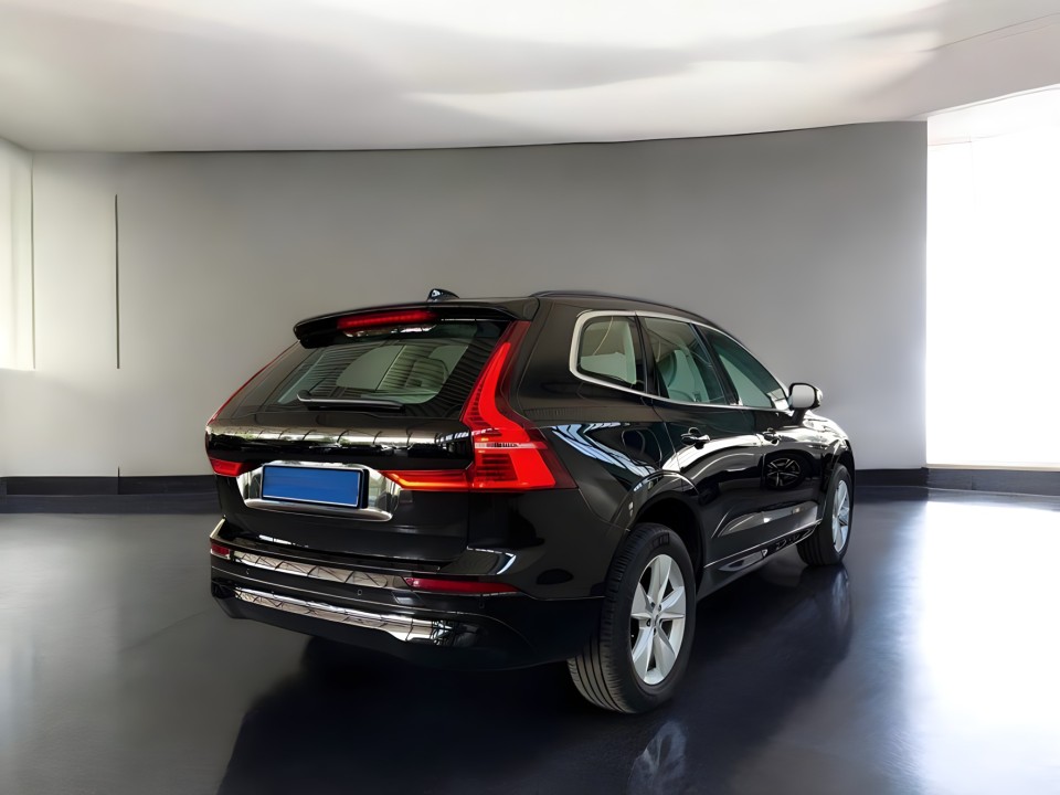 Volvo XC 60 B5 AWD Momentum Pro (3)
