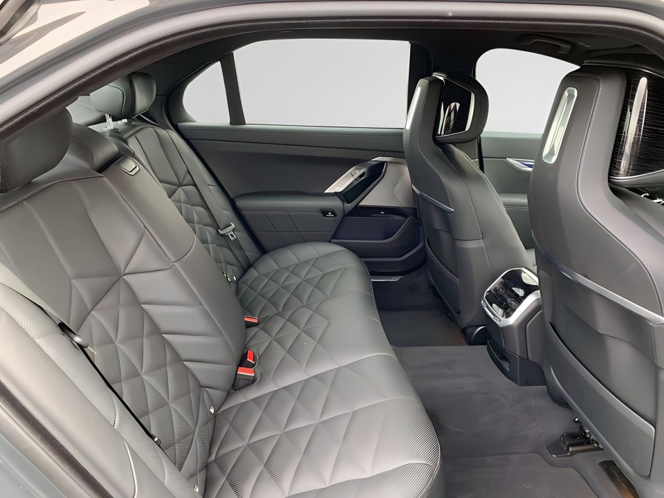 BMW Seria 7 740d xDrive M-Sport - foto 8