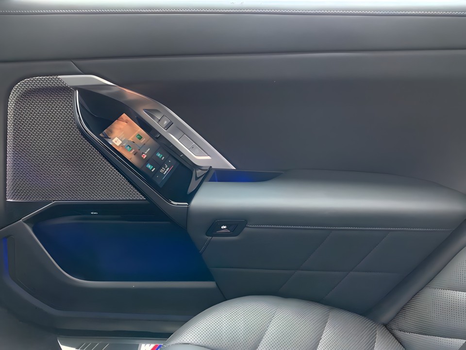 BMW Seria 7 740d xDrive M-Sport - foto 12