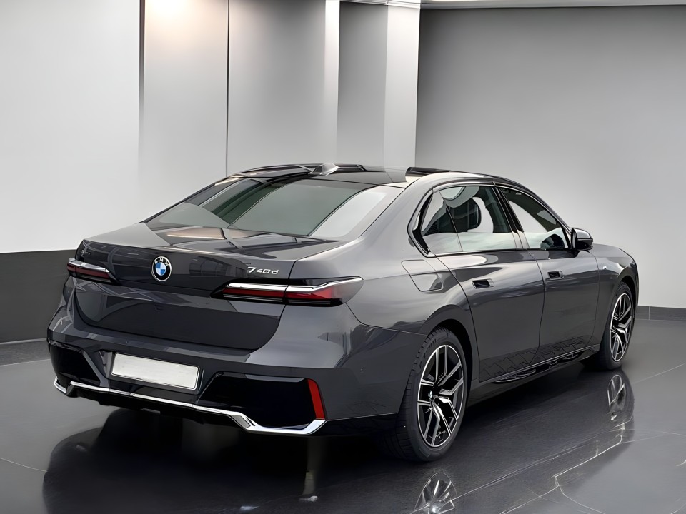 BMW Seria 7 740d xDrive M-Sport (3)