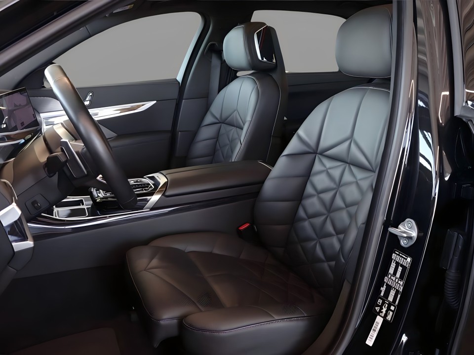 BMW Seria 7 740d xDrive (4)