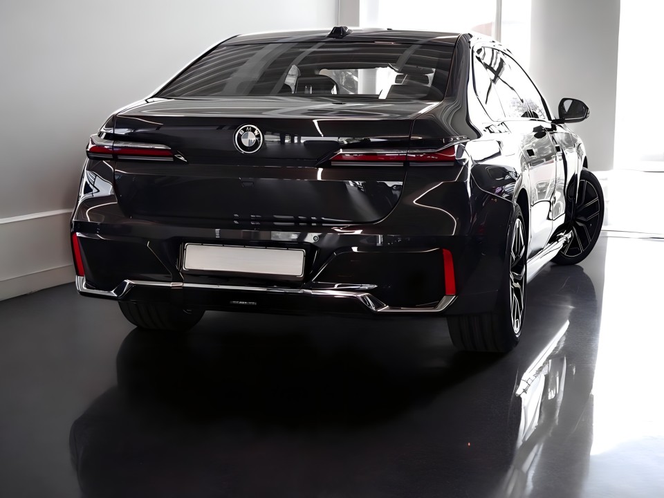 BMW Seria 7 740d xDrive (3)