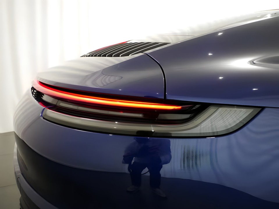 Porsche 911 Carrera 4 - foto 29