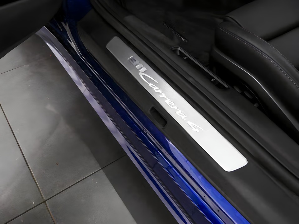 Porsche 911 Carrera 4 - foto 27