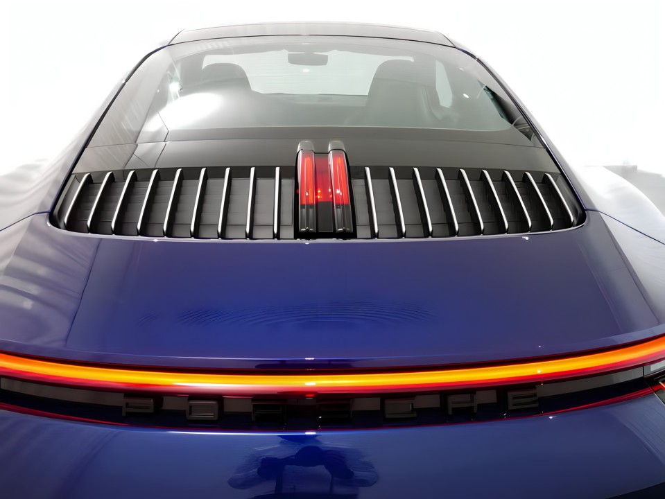 Porsche 911 Carrera 4 - foto 31