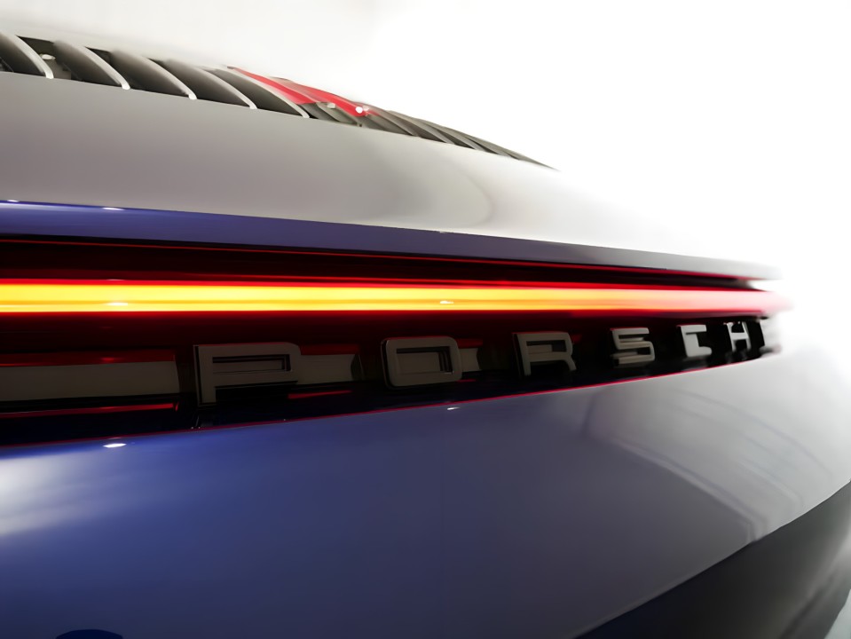 Porsche 911 Carrera 4 - foto 30