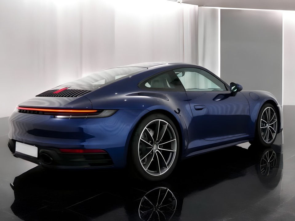 Porsche 911 Carrera 4 (2)
