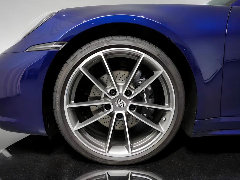 Porsche 911 Carrera 4 - foto 34