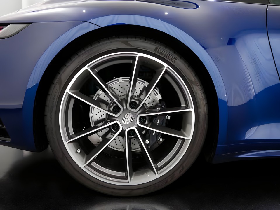 Porsche 911 Carrera 4 - foto 37