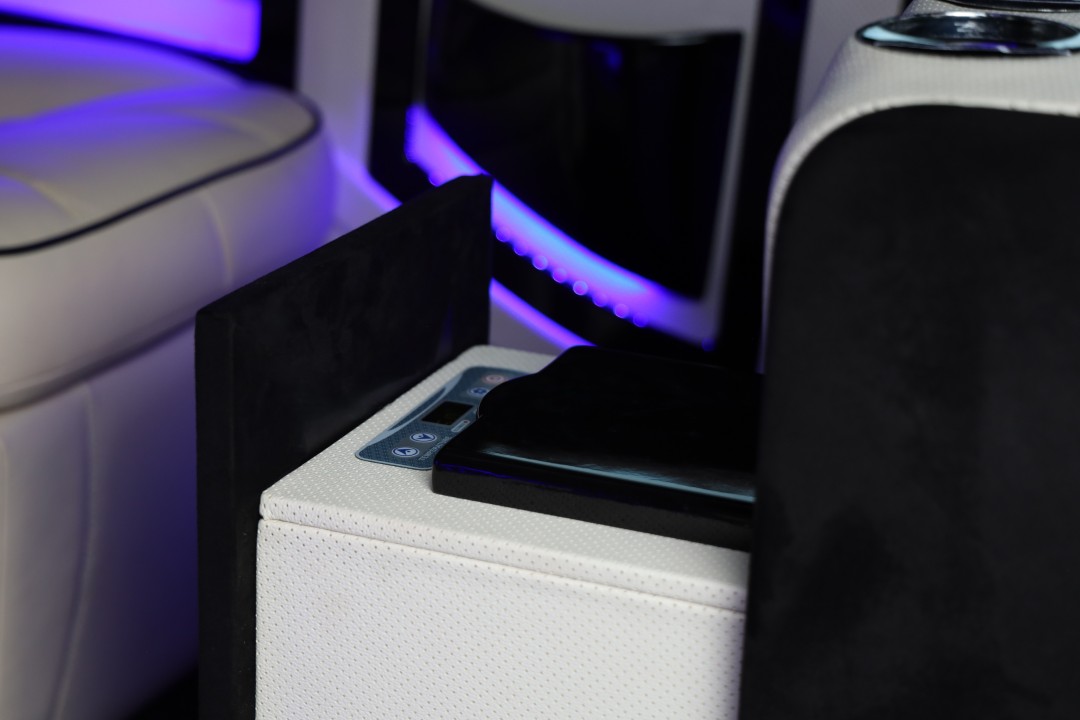 Mercedes-Benz V 250d Extralong VIP - foto 26