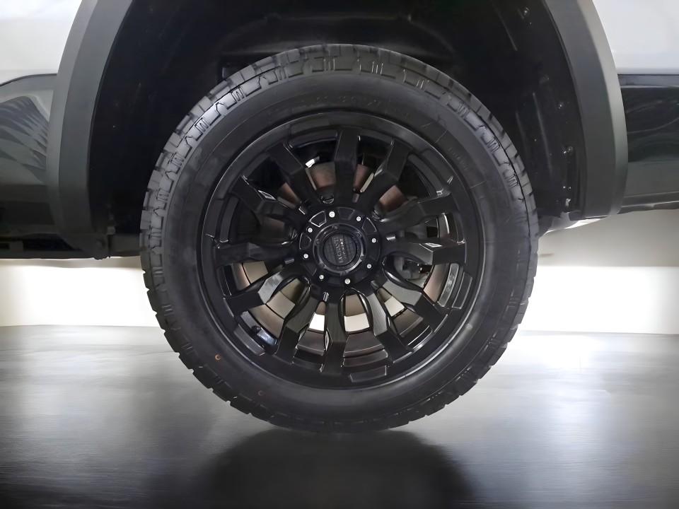 Dodge RAM 1500 BigHorn - foto 19