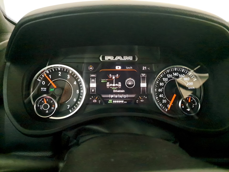 Dodge RAM 1500 BigHorn - foto 11