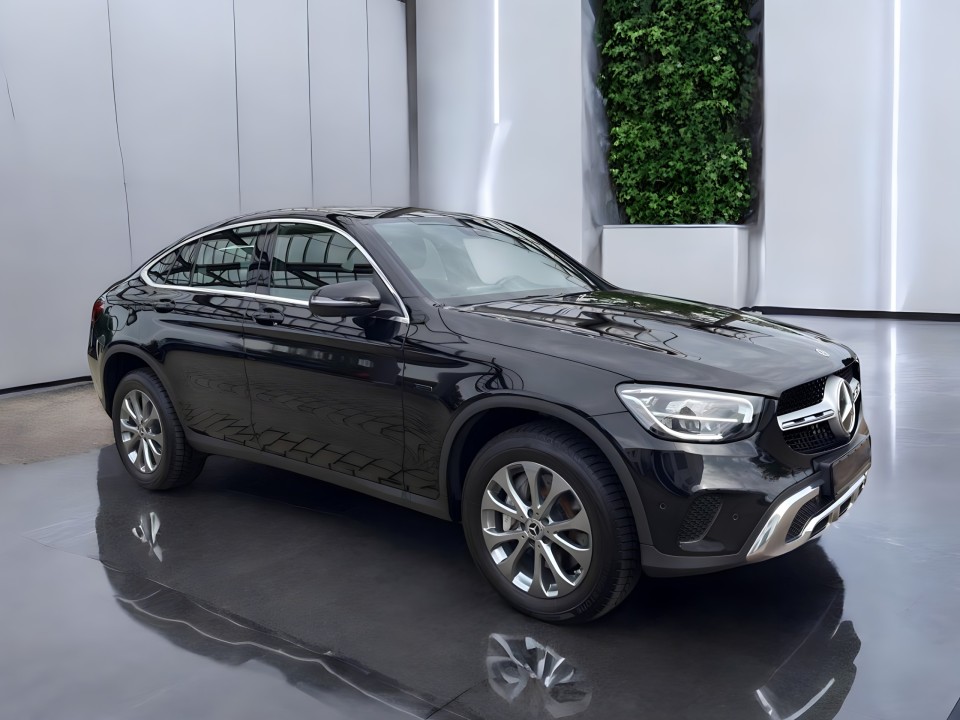 Mercedes-Benz GLC Coupe Mercedes-Benz GLC 300e 4MATIC (1)