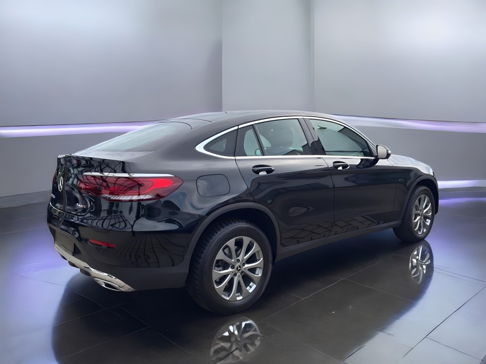 Mercedes-Benz GLC Coupe Mercedes-Benz GLC 300e 4MATIC (3)