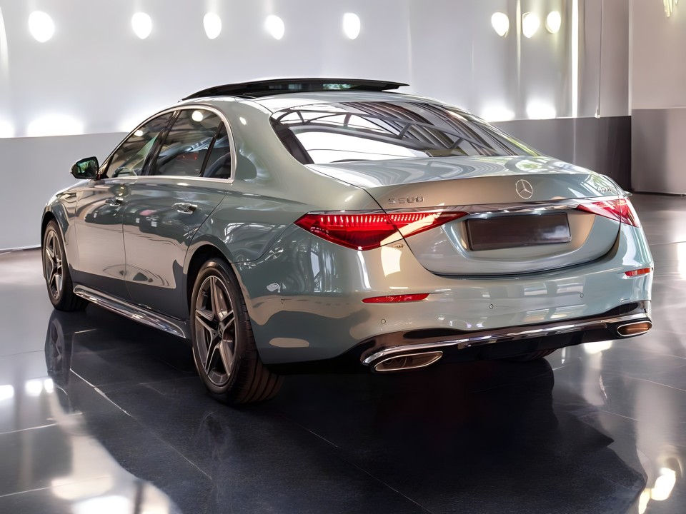 Mercedes-Benz S 500 4MATIC AMG (3)