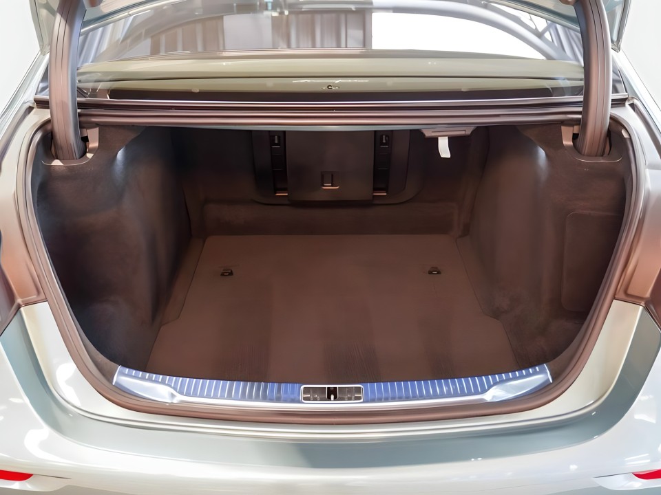 Mercedes-Benz S 500 4MATIC AMG - foto 22