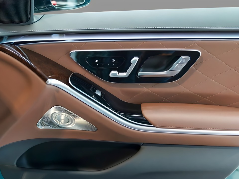 Mercedes-Benz S 500 4MATIC AMG - foto 18