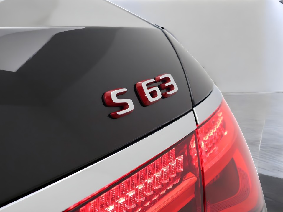 Mercedes-Benz S 63 AMG - foto 25