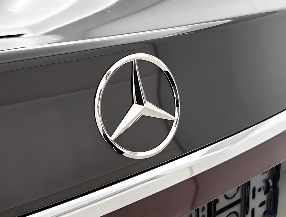 Mercedes-Benz E 300e - foto 23