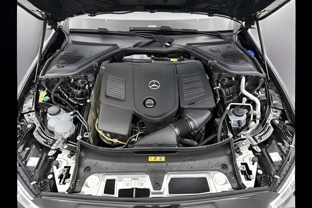 Mercedes-Benz E 300e - foto 27