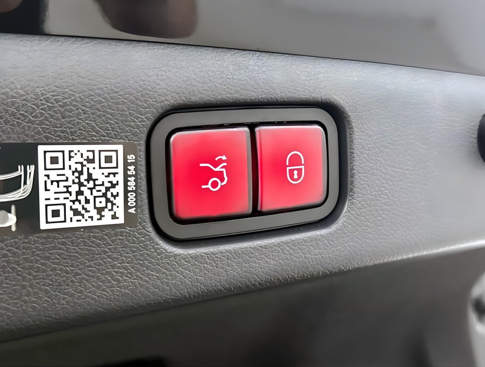 Mercedes-Benz E 300e - foto 25