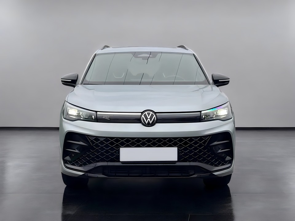 Volkswagen Tiguan R-Line (2)