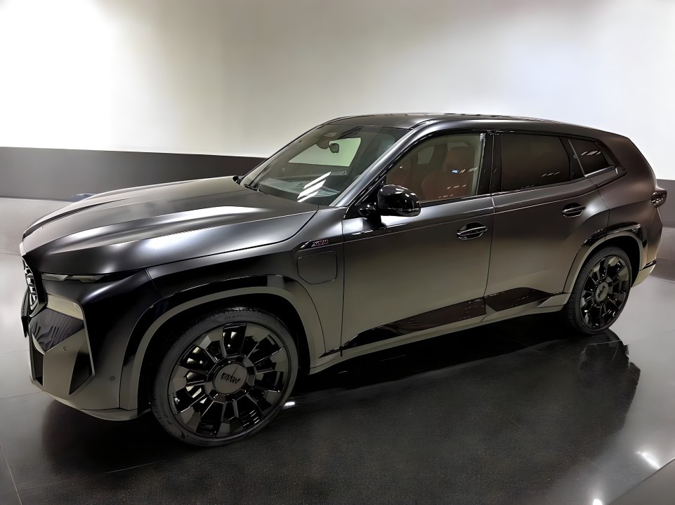 BMW XM Label Red (5)