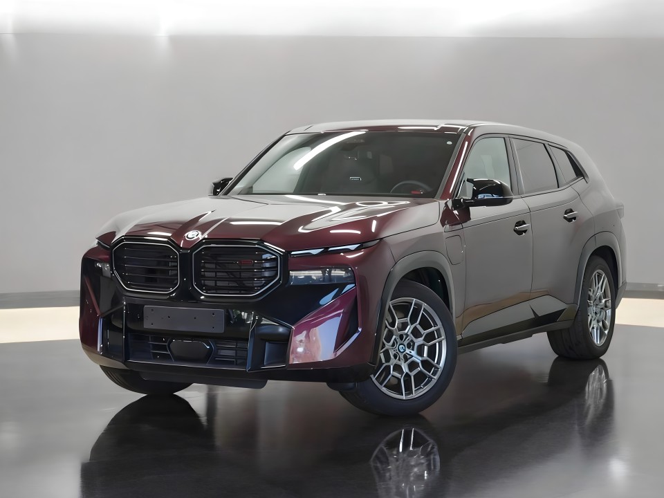 BMW XM Label Red (4)