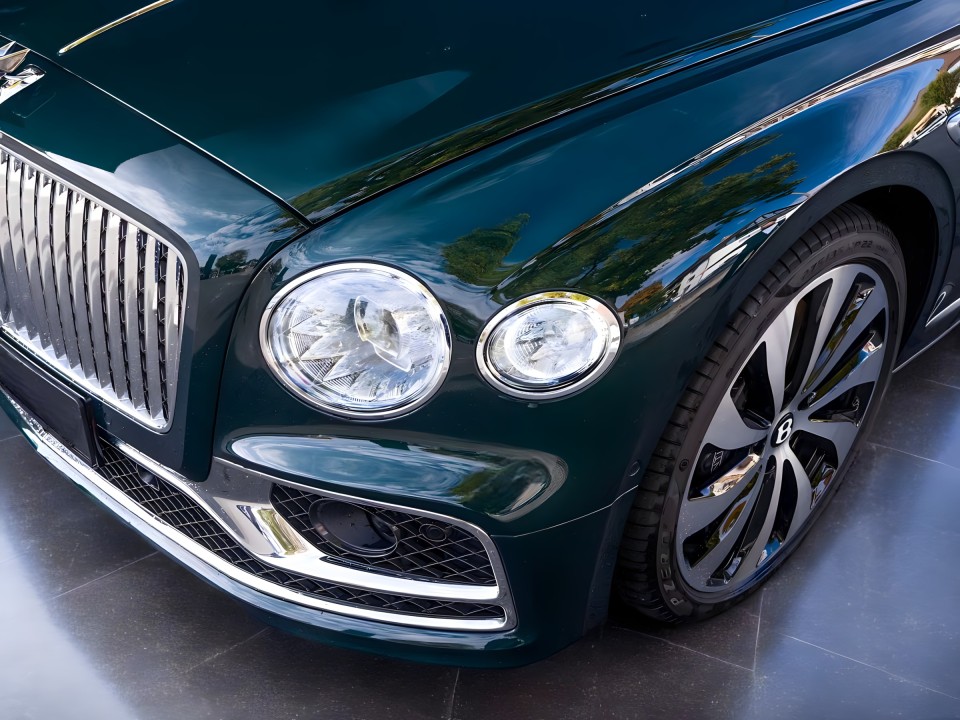 Bentley Flying Spur V8 - foto 28