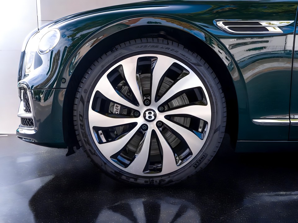 Bentley Flying Spur V8 - foto 29