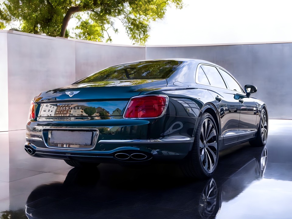 Bentley Flying Spur V8 (2)
