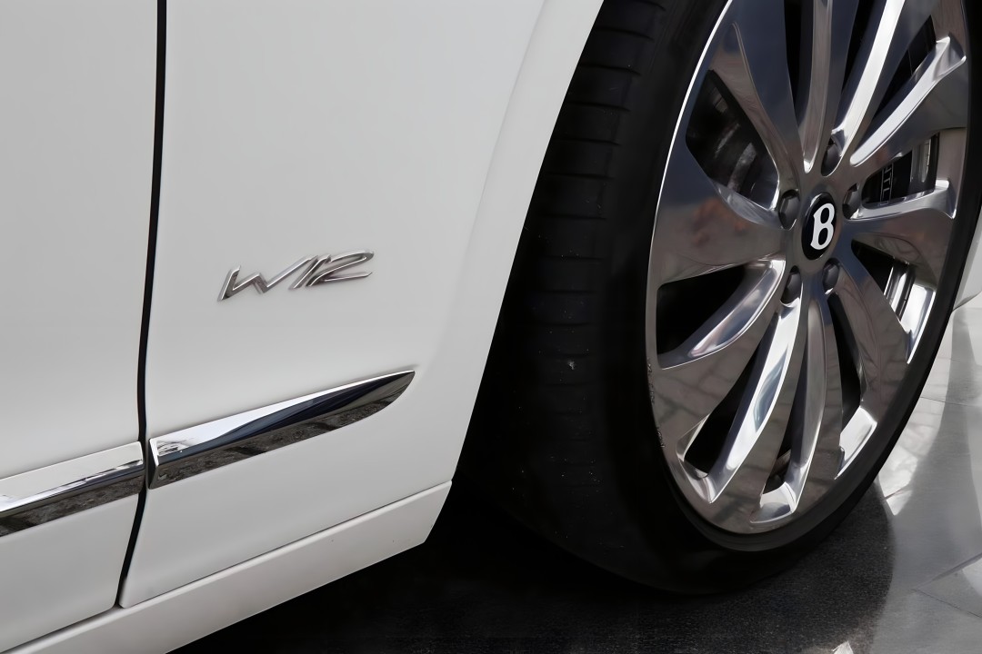 Bentley Flying Spur Bentley Continental W12 Mulliner - foto 19