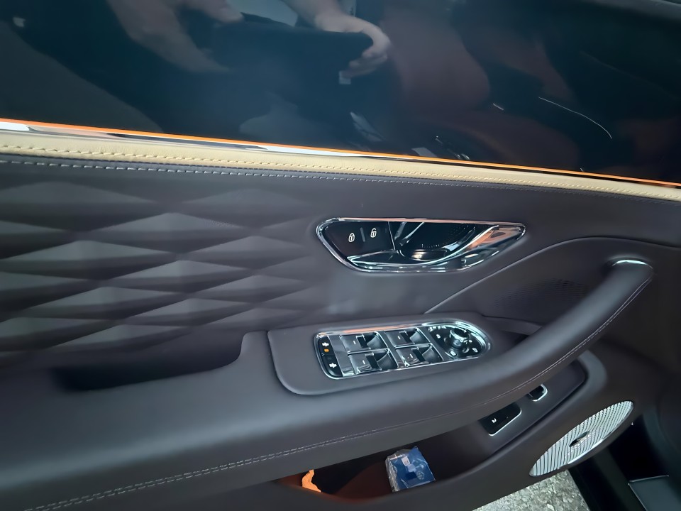 Bentley Flying Spur Bentley Continental W12 Mulliner - foto 16