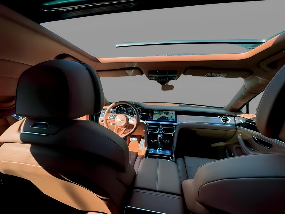 Bentley Flying Spur V8 - foto 10