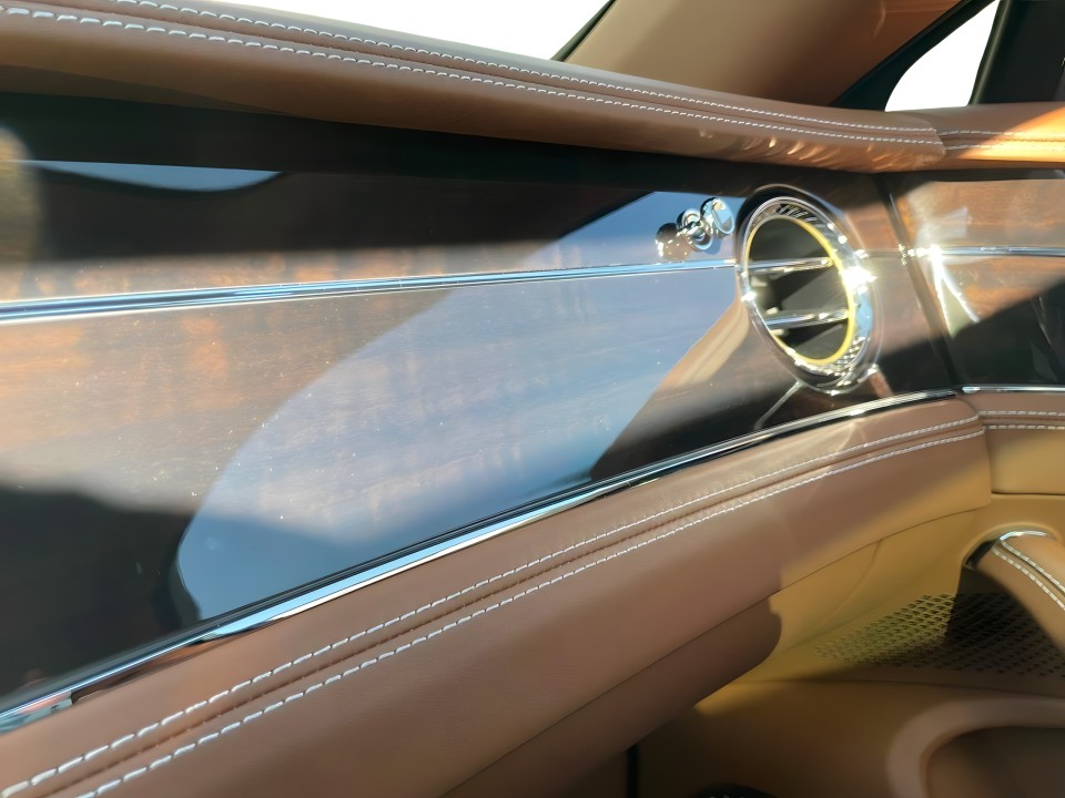 Bentley Flying Spur V8 - foto 16