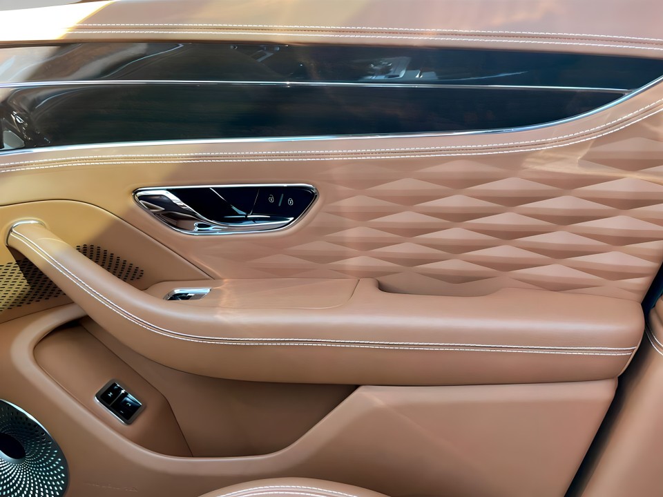 Bentley Flying Spur V8 - foto 17