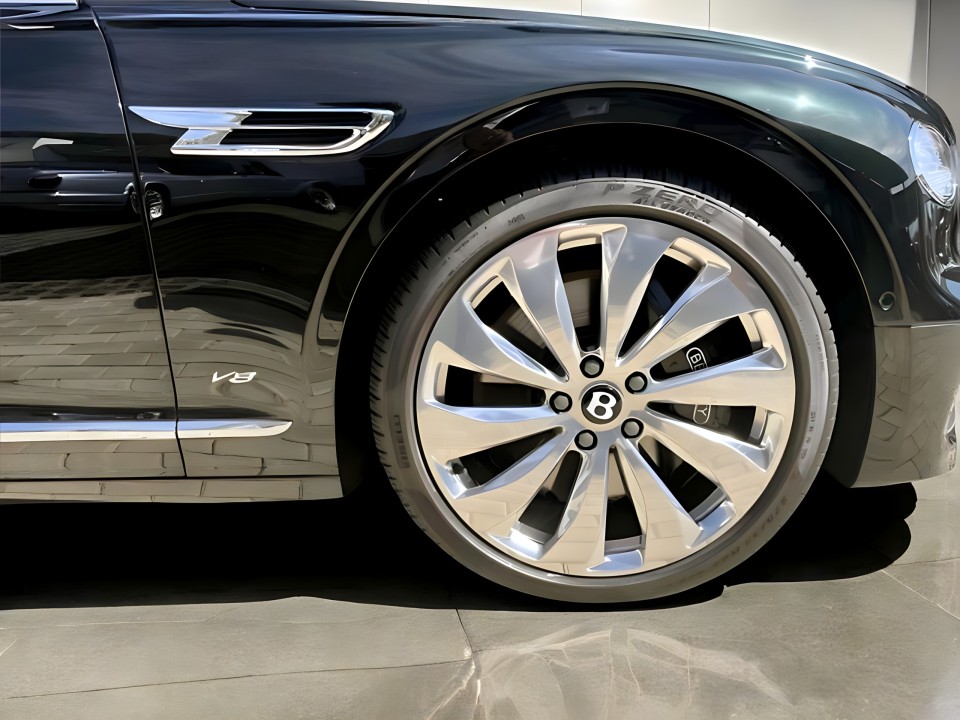 Bentley Flying Spur V8 - foto 23