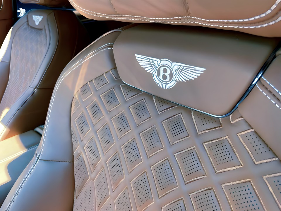 Bentley Flying Spur V8 - foto 22
