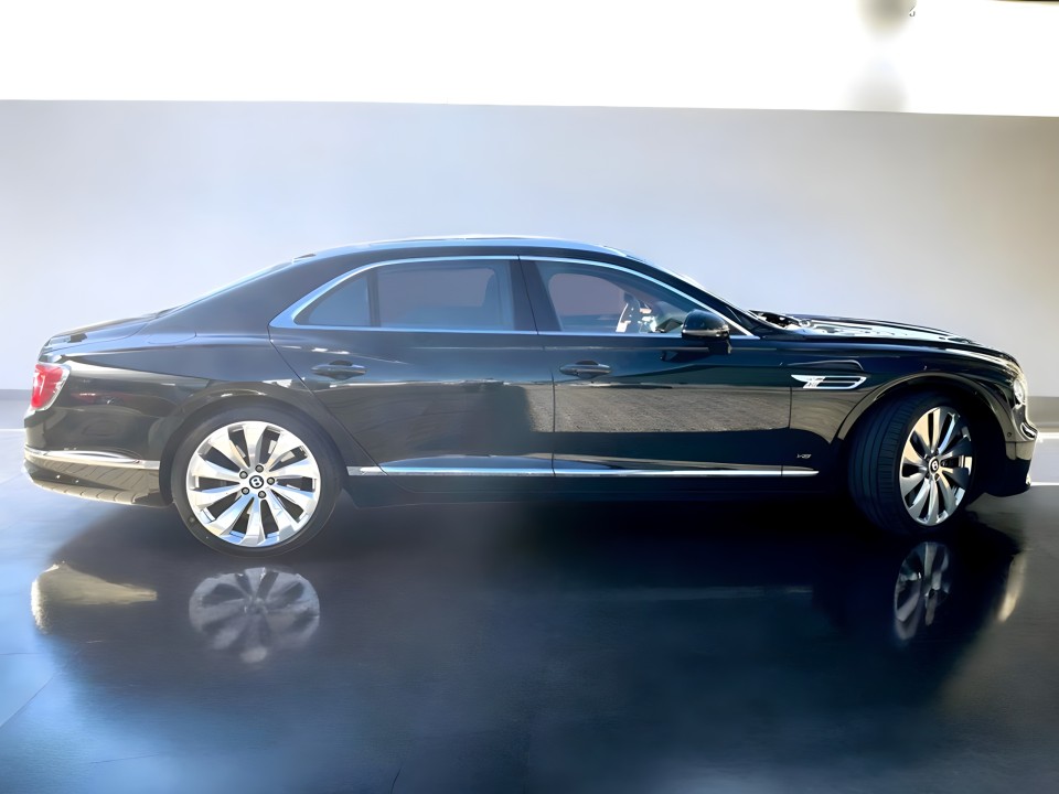 Bentley Flying Spur V8 (2)