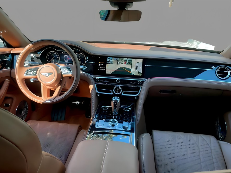 Bentley Flying Spur V8 - foto 11