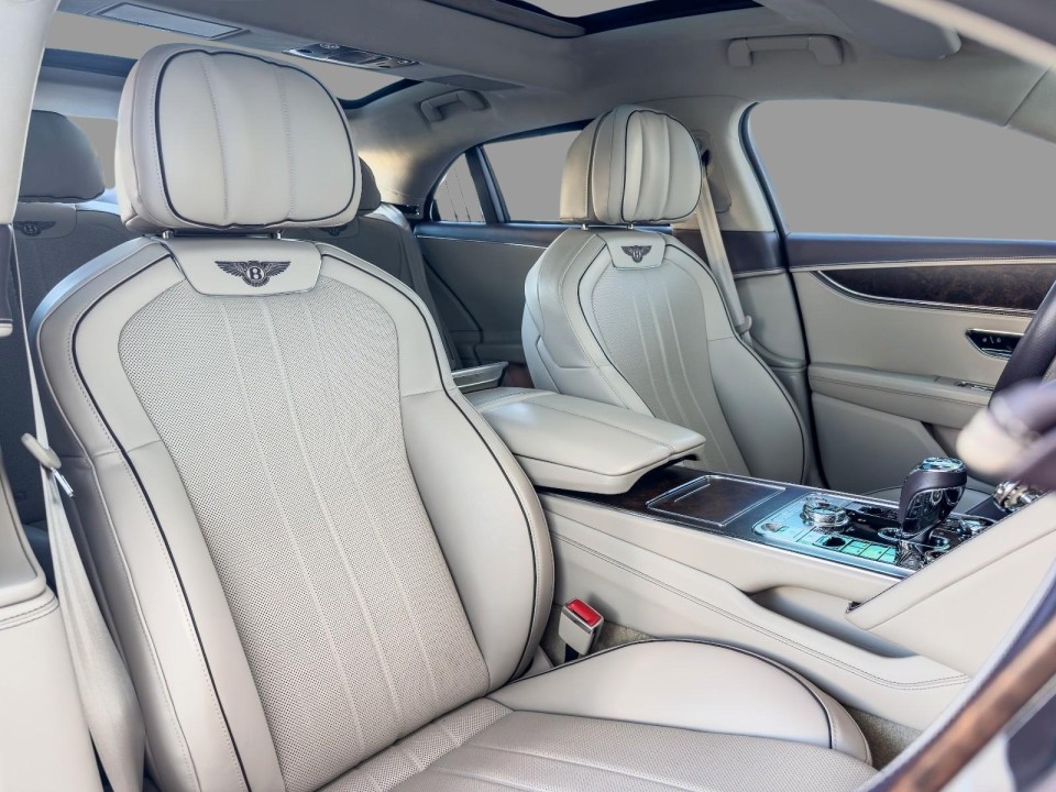 Bentley Flying Spur - foto 12