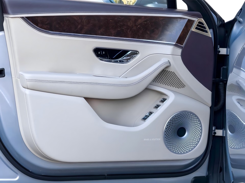 Bentley Flying Spur - foto 18