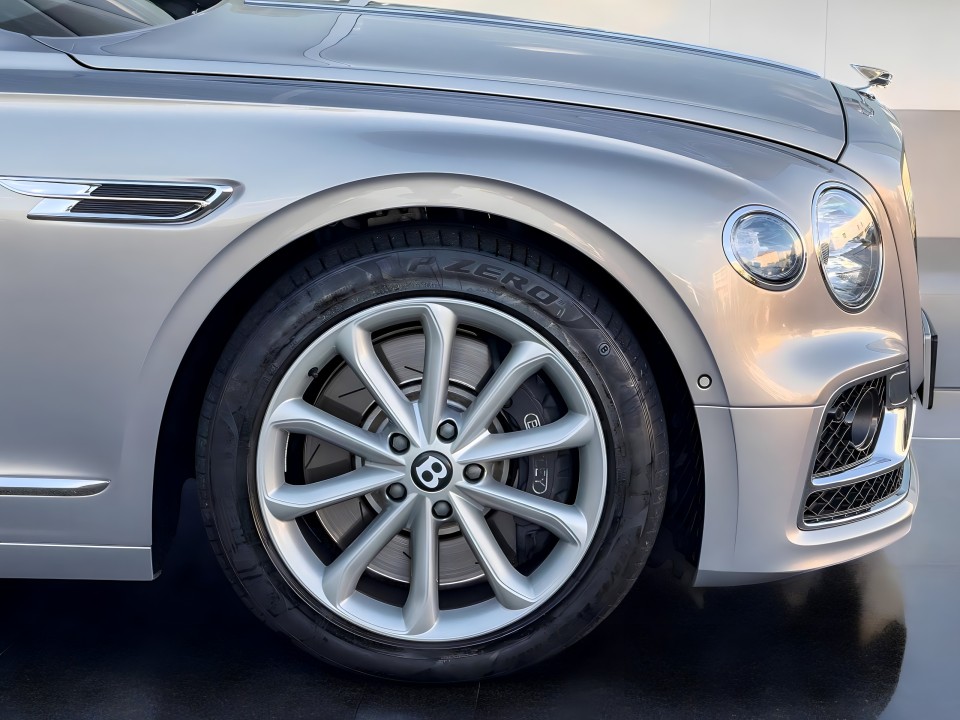 Bentley Flying Spur - foto 19